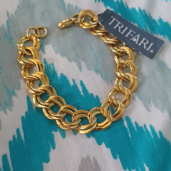 Vintage, Trifari gold link bracelet, tennis bracelet New with tags. - Picture 1 of 4